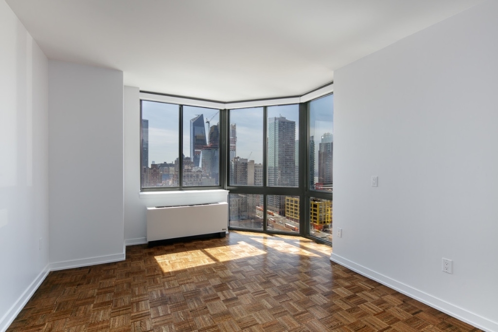 420 West 42nd Street  - Photo 5