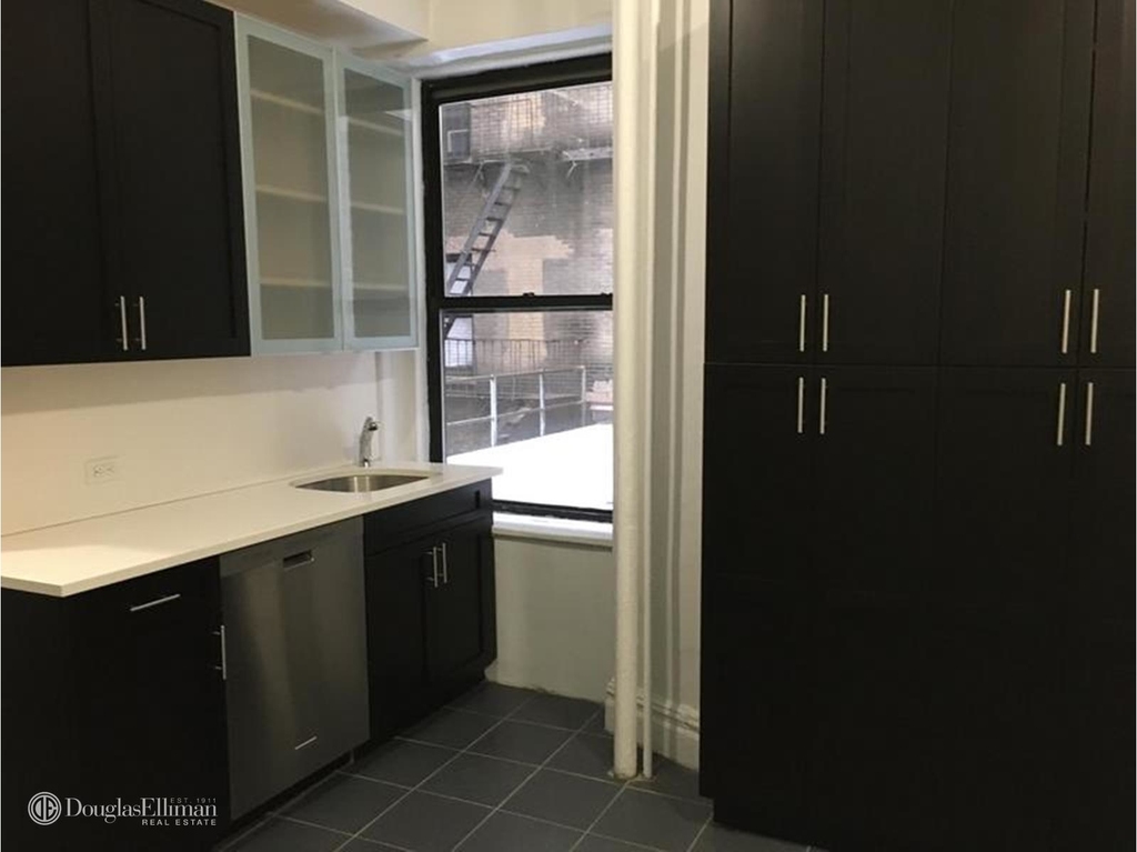 220 West 98th St - Photo 2