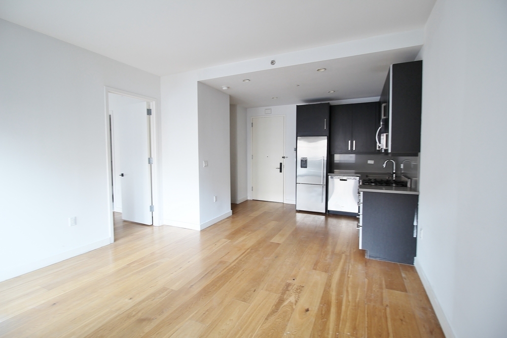 180 Nassau St - Photo 1