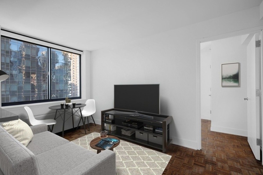 420 West 42nd St - Photo 3