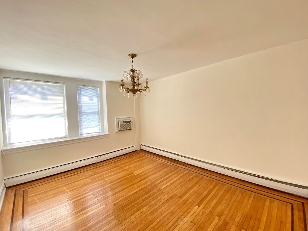 26-17 Ditmars Blvd - Photo 8