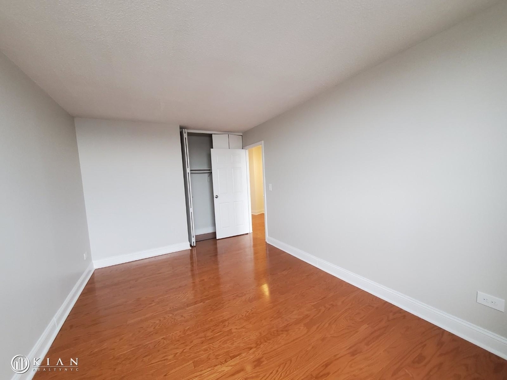 3333 Broadway - Photo 6