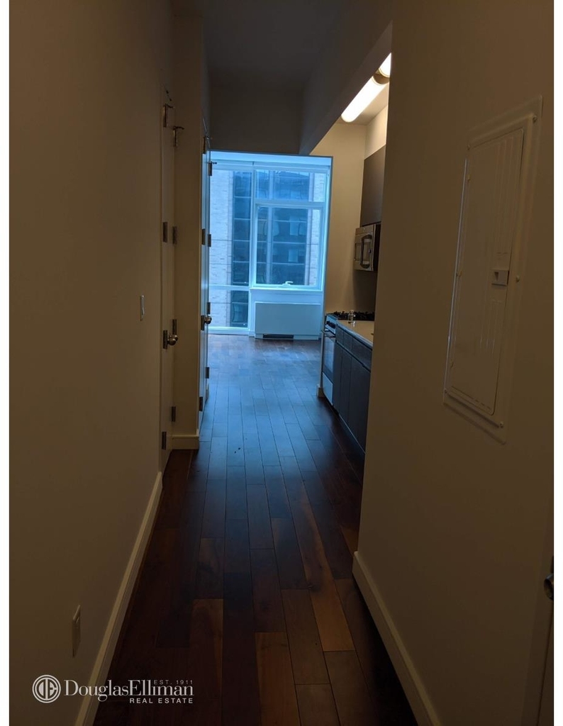 507 West 28th St - Photo 1