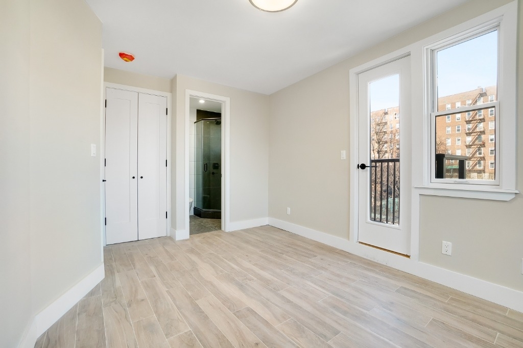 800 Empire Boulevard - Photo 5