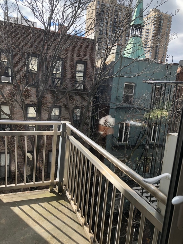 East 84th Street - Photo 8