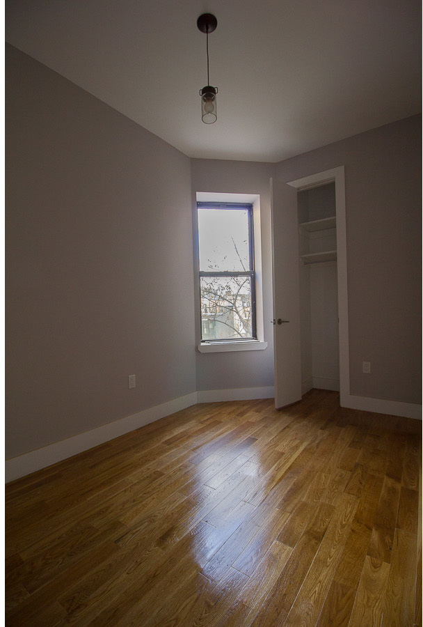 35 Rogers Avenue - Photo 4