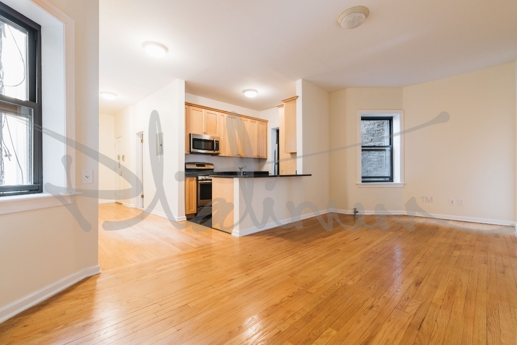 212 Grand Street - Photo 0