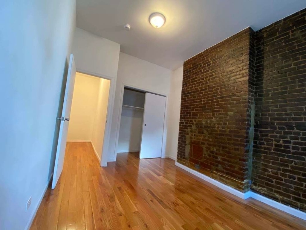 305 east 6 street  - Photo 3