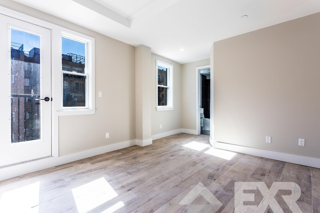 800 Empire Blvd - Photo 8