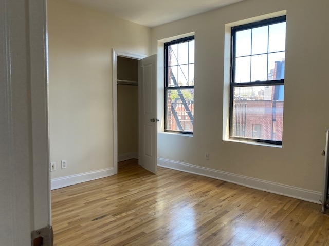 207 West 11th Street - Photo 1