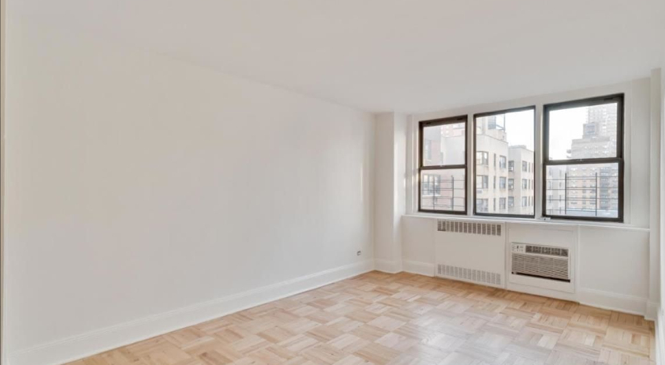 435 East 79th Street - Photo 3