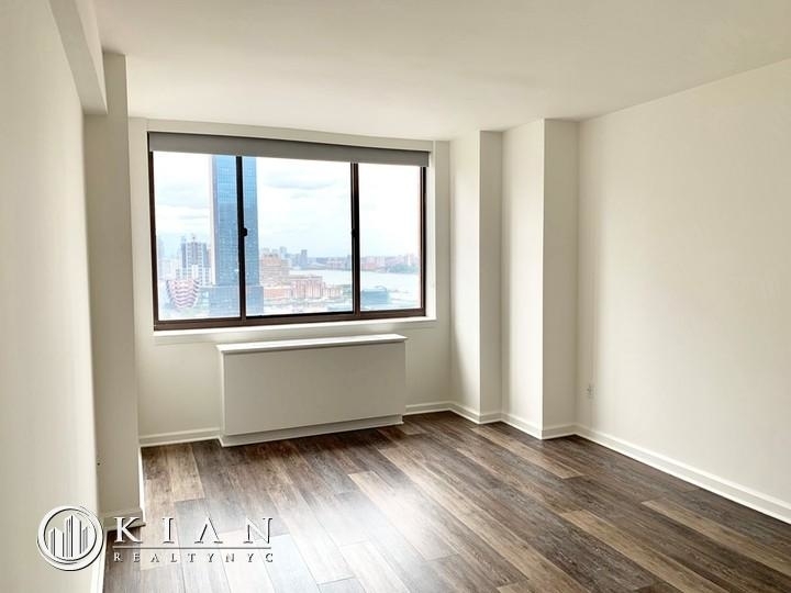 520 West 43rd Street - Photo 0