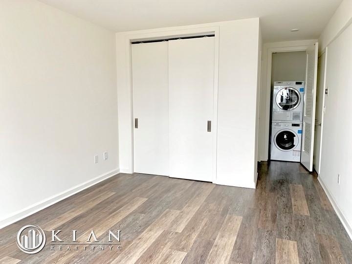 520 West 43rd Street - Photo 1