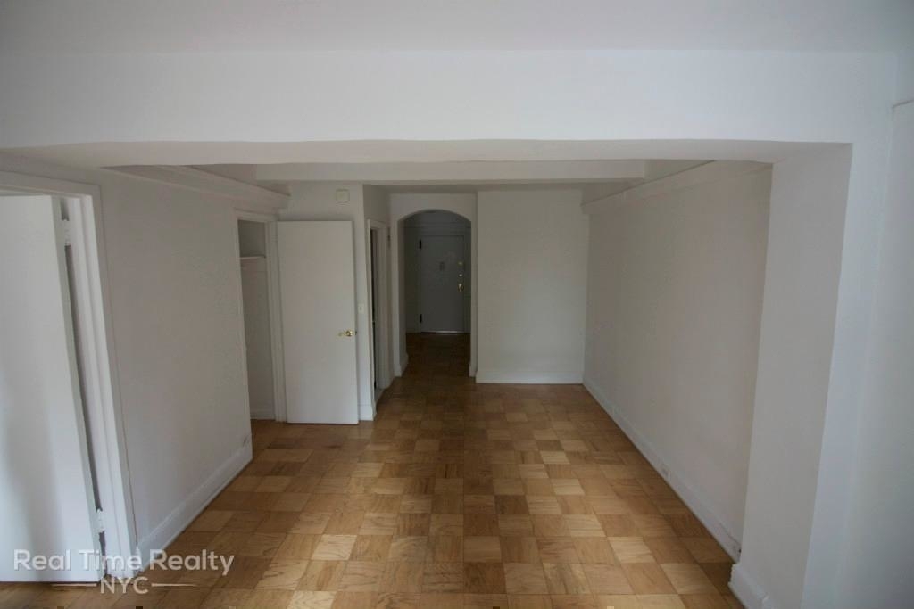 150 East 39th Street - Photo 0