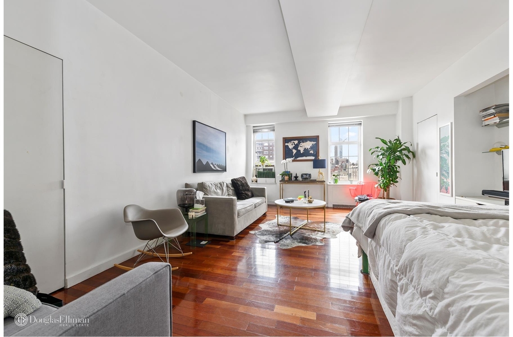 410 West 24th St - Photo 1