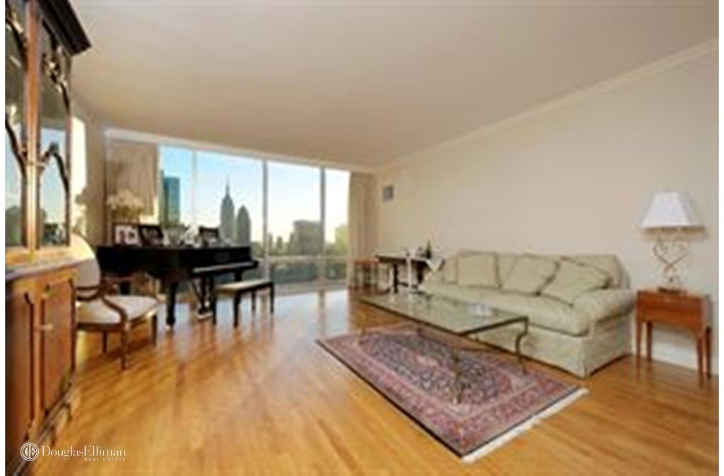 641 Fifth Avenue - Photo 0