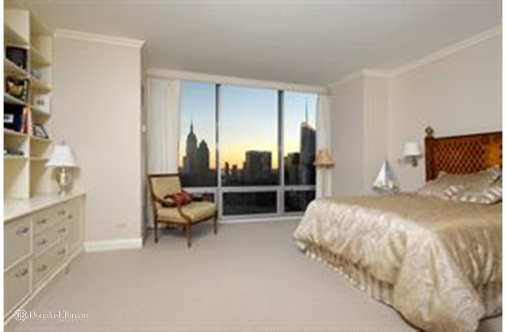 641 Fifth Avenue - Photo 1