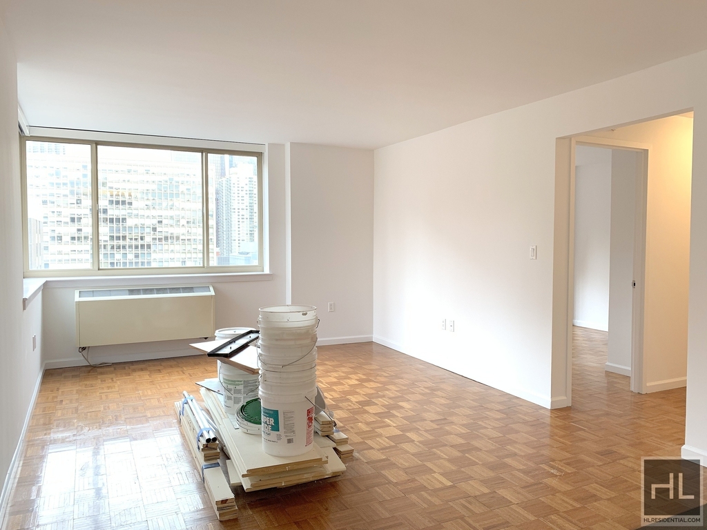 300 East 29th Street - Photo 3