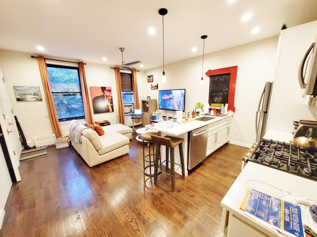 34-21 33rd Street - Photo 2