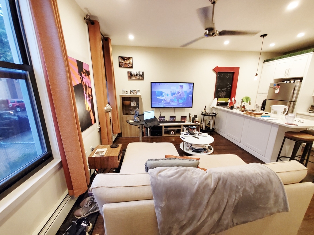 34-21 33rd Street - Photo 4
