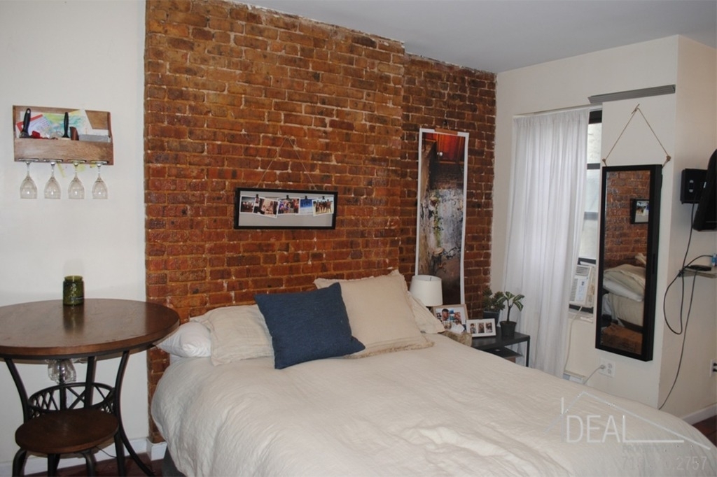 352 Myrtle Avenue - Photo 1