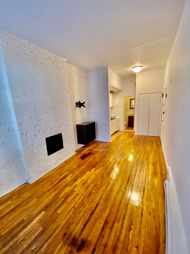 520 east 88 street  - Photo 1