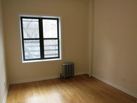 212 Grand Street - Photo 2