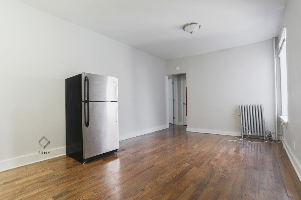 330 E 22 St - Photo 6