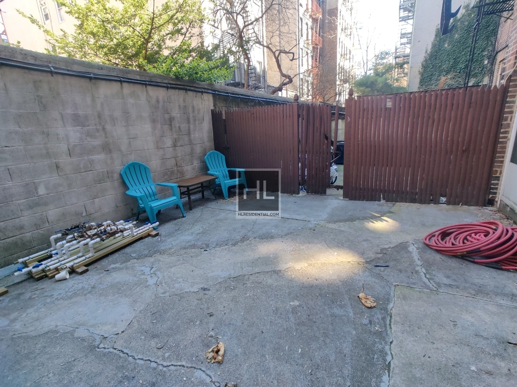 521 East 12 Street - Photo 8