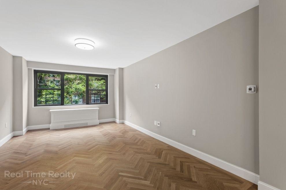 East 86th Street - Photo 2