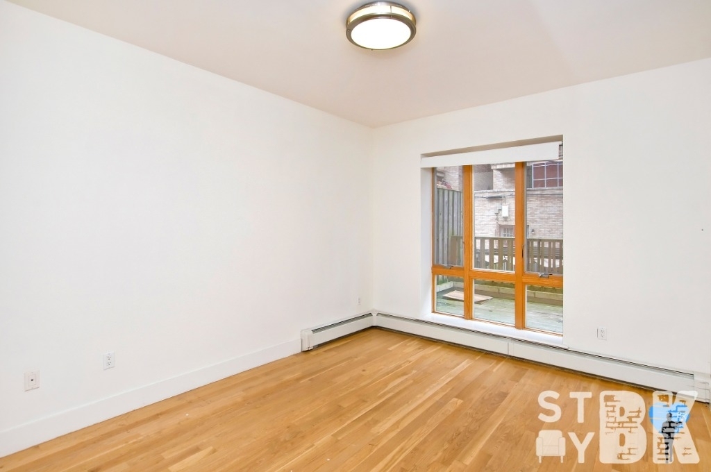 591 Flushing Ave - Photo 7