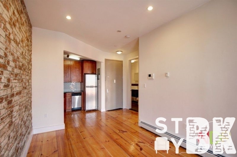 1082 Fulton Street - Photo 3