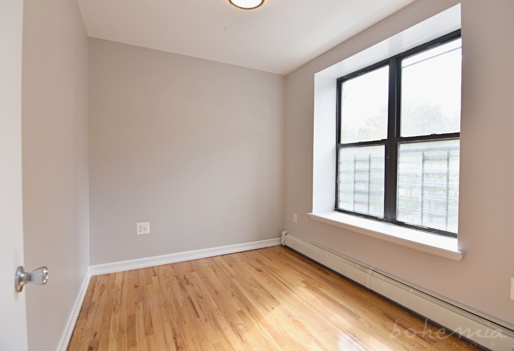 449 W 125th Street - Photo 4