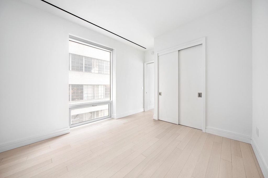 200 East 59th St - Photo 3