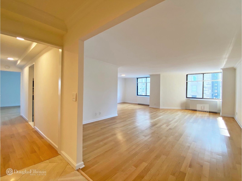 800 Fifth Avenue - Photo 1