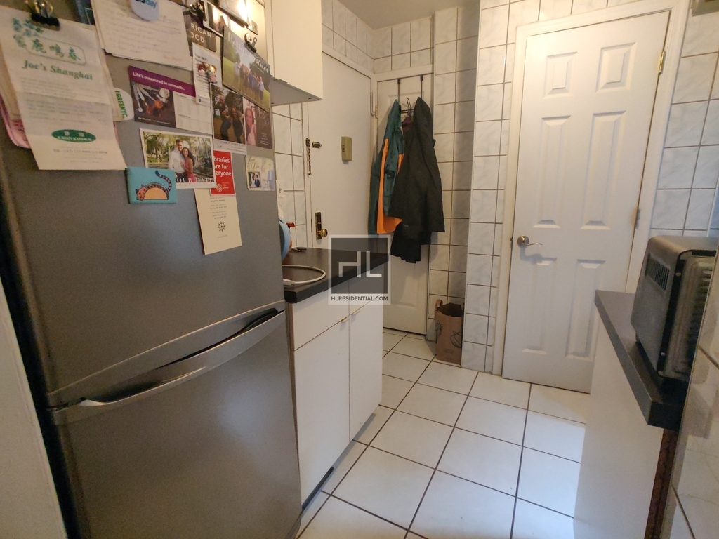 124 Mott Street - Photo 7