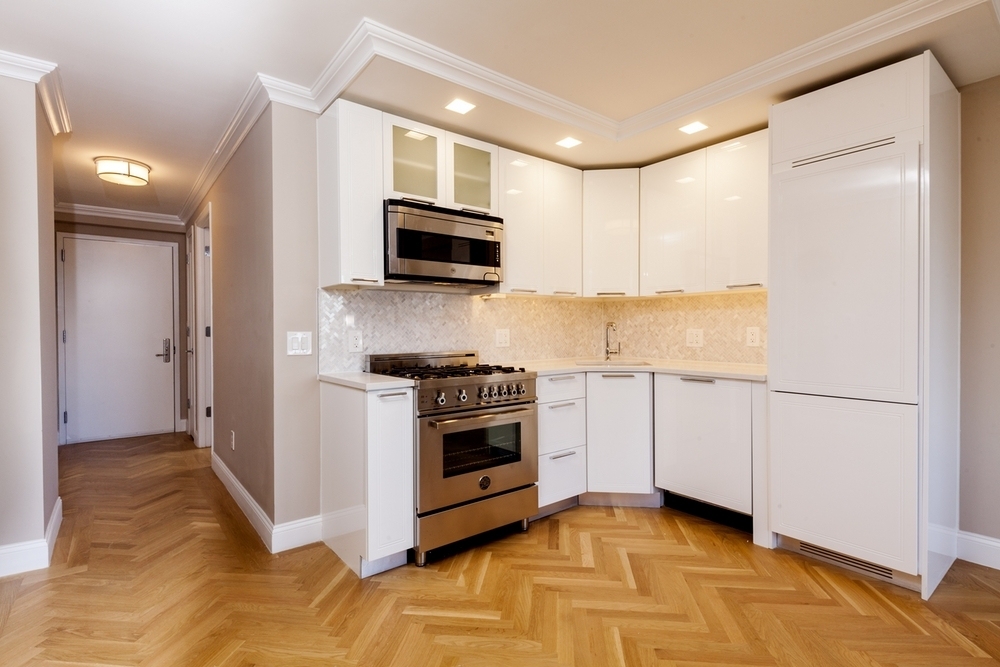 305 East 86th Street - Photo 1