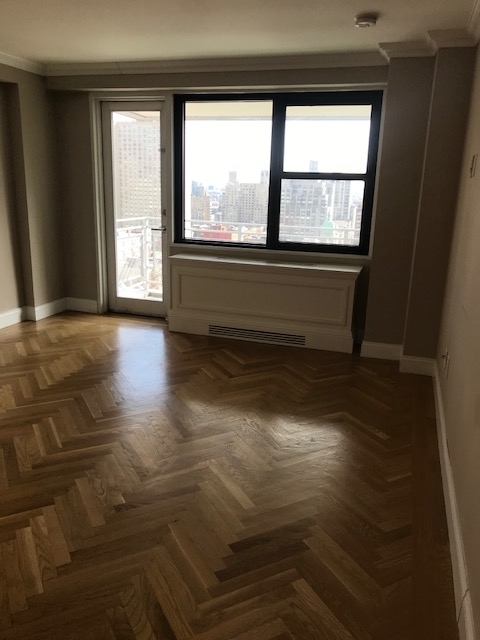 305 East 86th Street - Photo 2