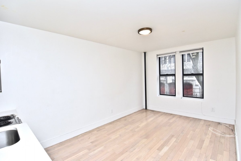 137 West 137th Street - Photo 2