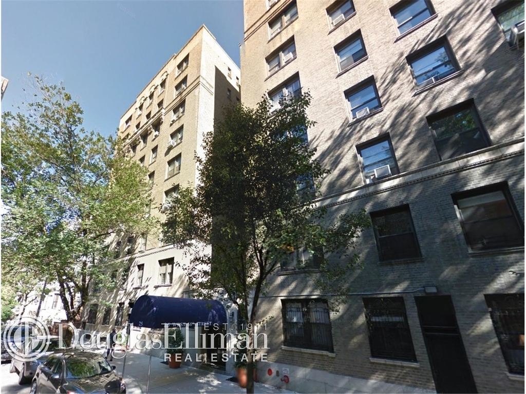 25 West 68th St - Photo 1