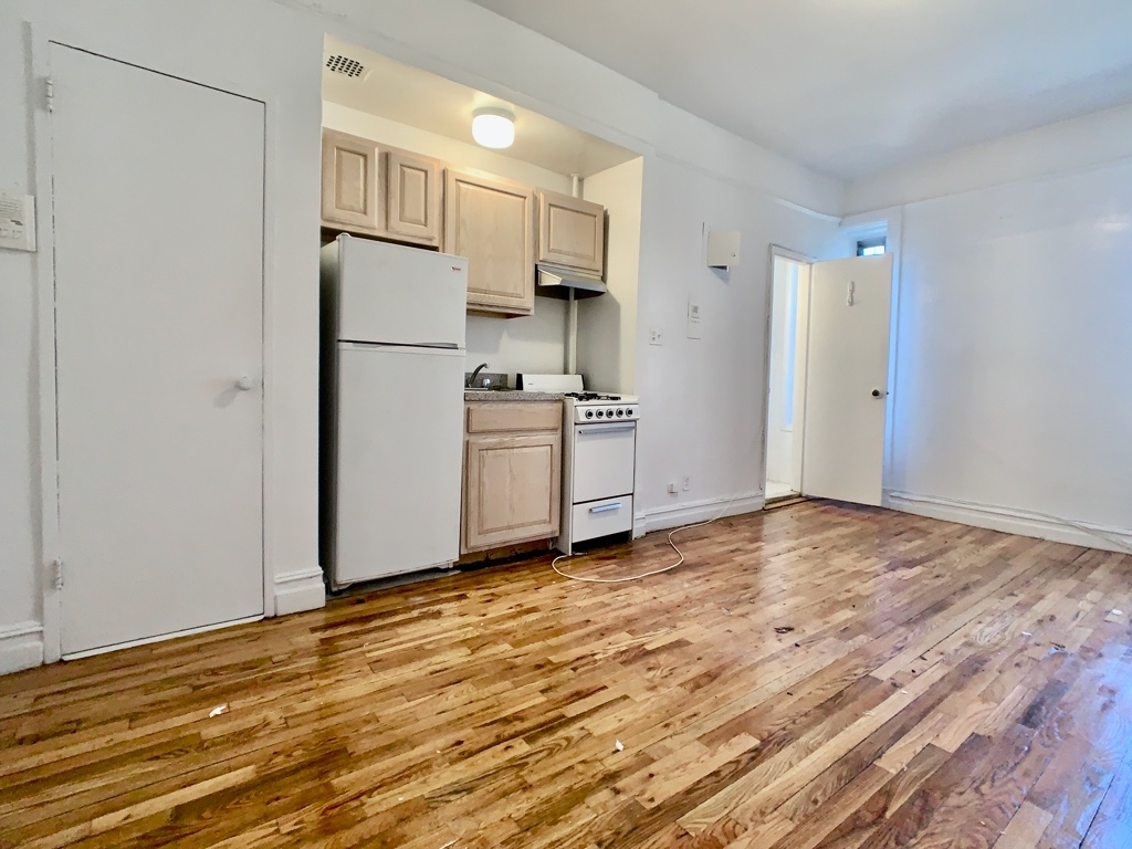 936 West End Avenue - Photo 2