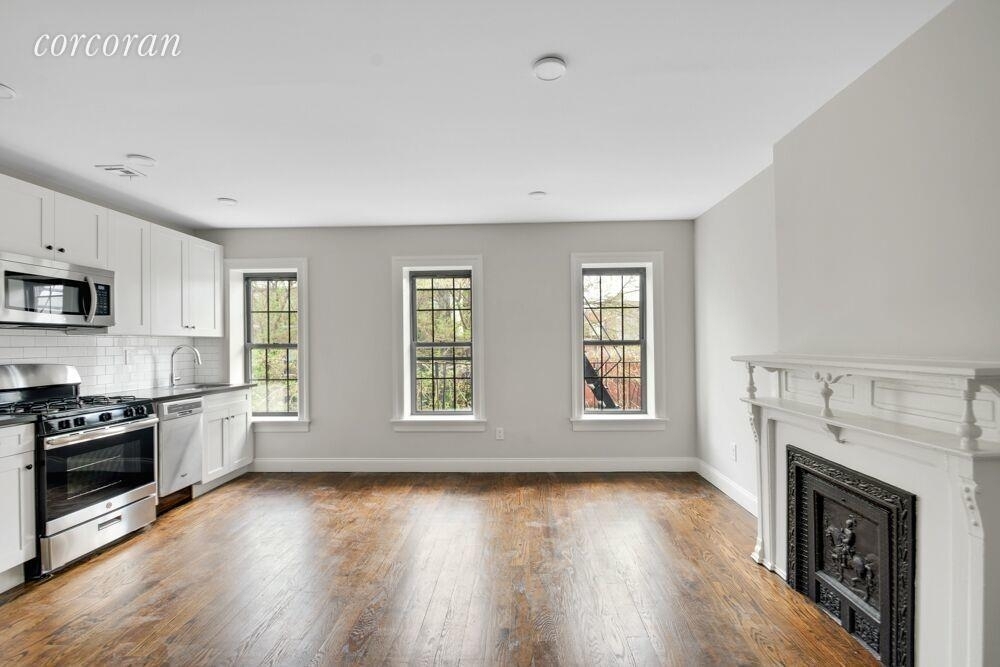 366 Bainbridge Street - Photo 1