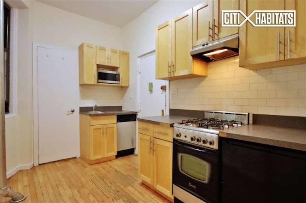 124 Macdougal Street - Photo 0