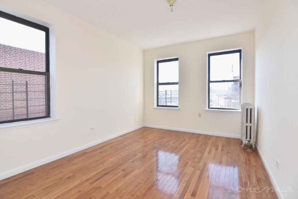 577 Isham Street - Photo 3