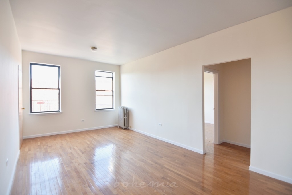 585 Isham Street - Photo 0