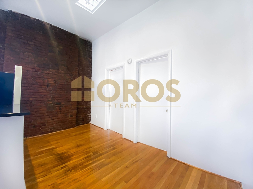 40 Clinton Street - Photo 3