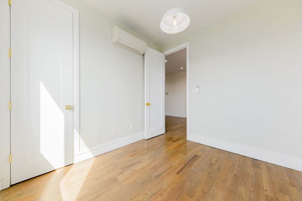 126 E 54th St - Photo 5