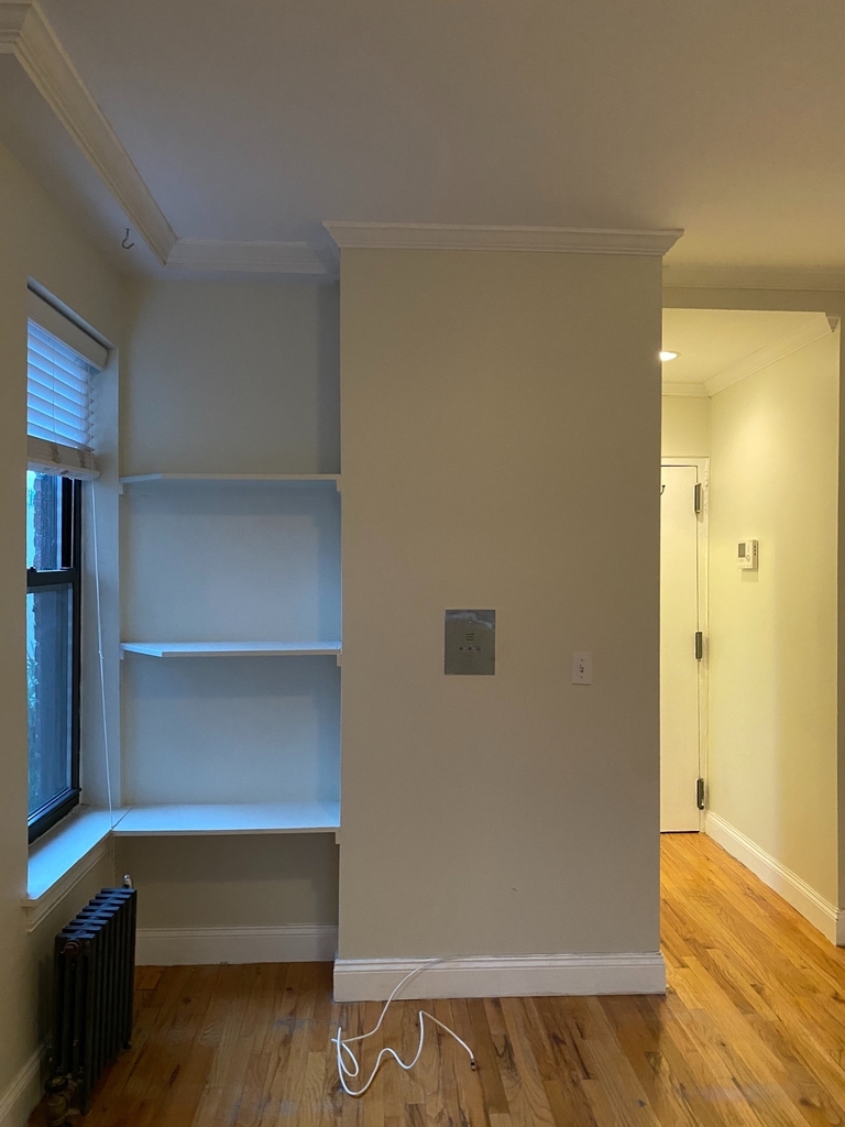 620 East 6th Street - Photo 8