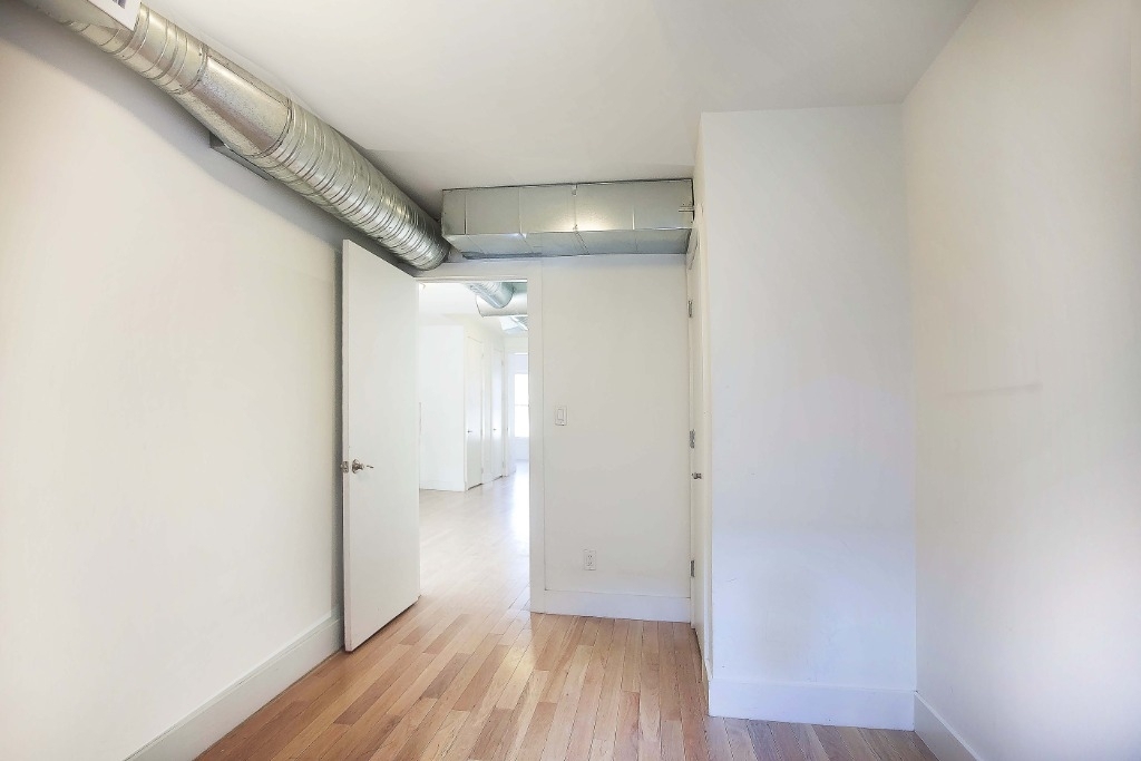 510 East 117th Street - Photo 4