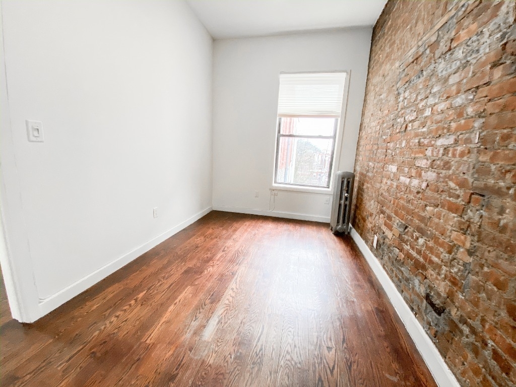 860 Nostrand - Photo 4